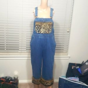 HAIK'S m safari animal appliqué trimmed with faux feathers denim overalls